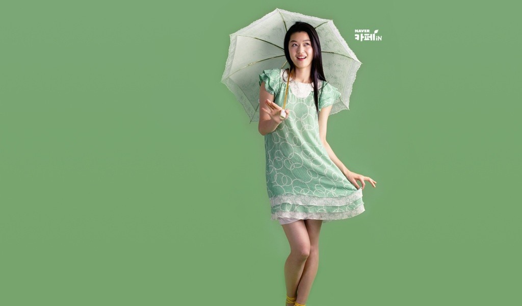 Корейская девушка с зонтом