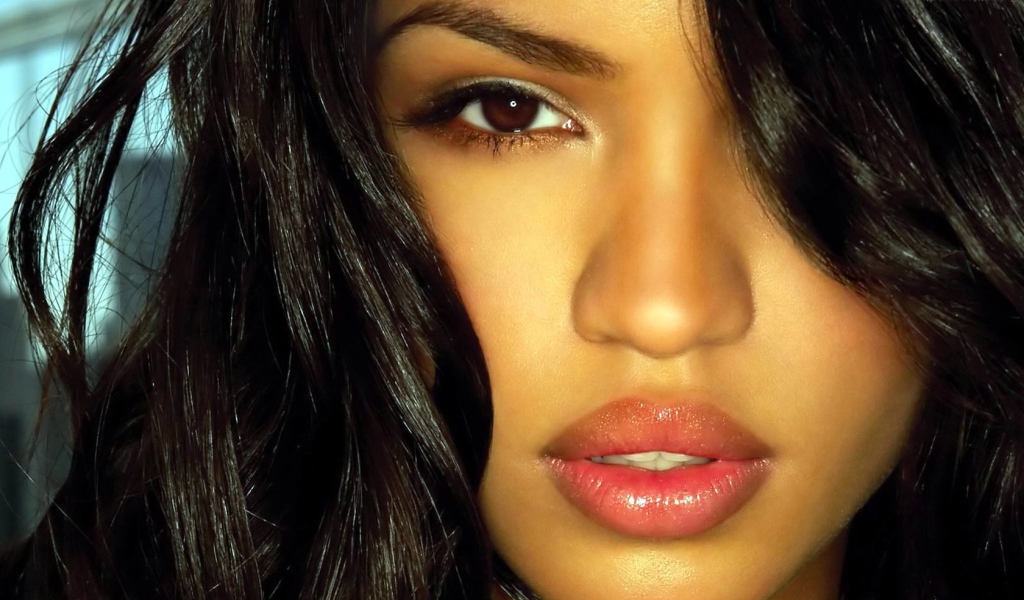 Пухлые губы