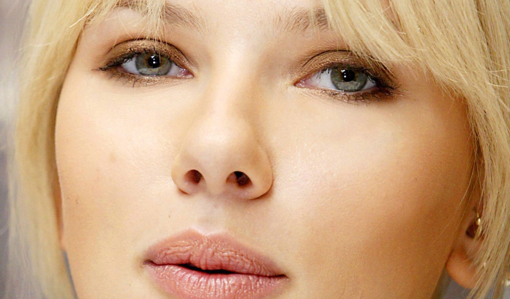 Портрет Скарлетт Йохансон