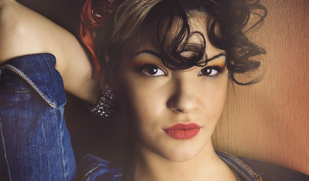 Девушка с черными глазами