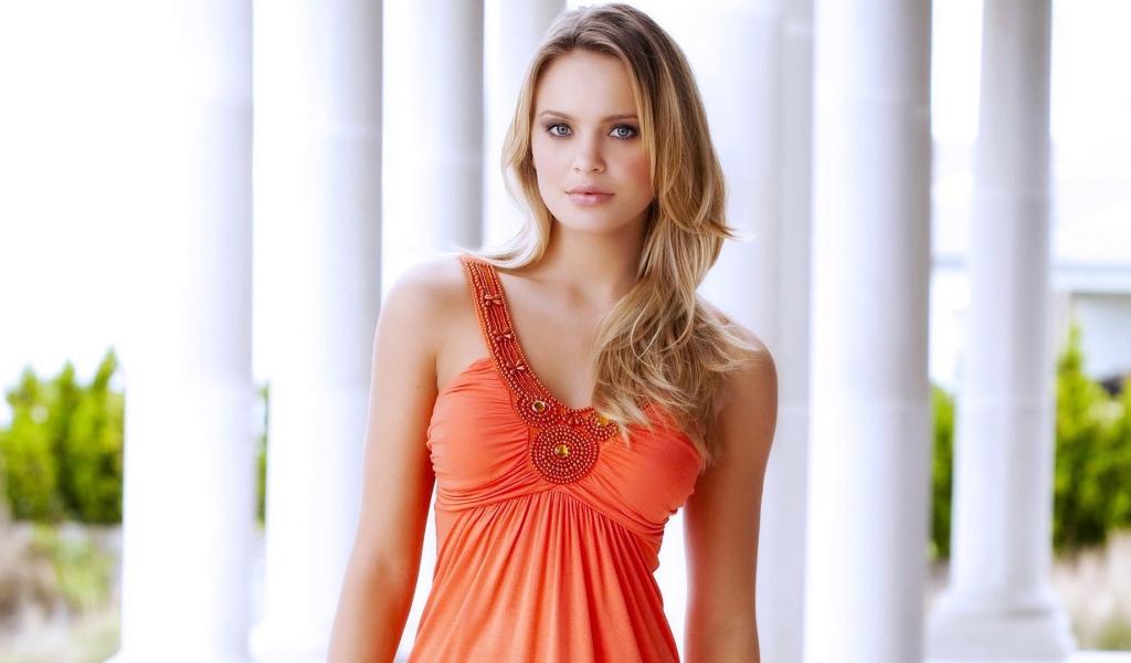 Модель Елисандра Томашески