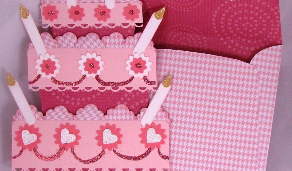 Открытка на день рождения в форме торта