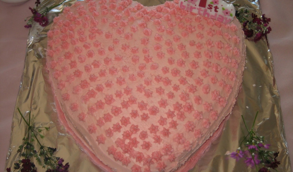 Торт в форме сердца