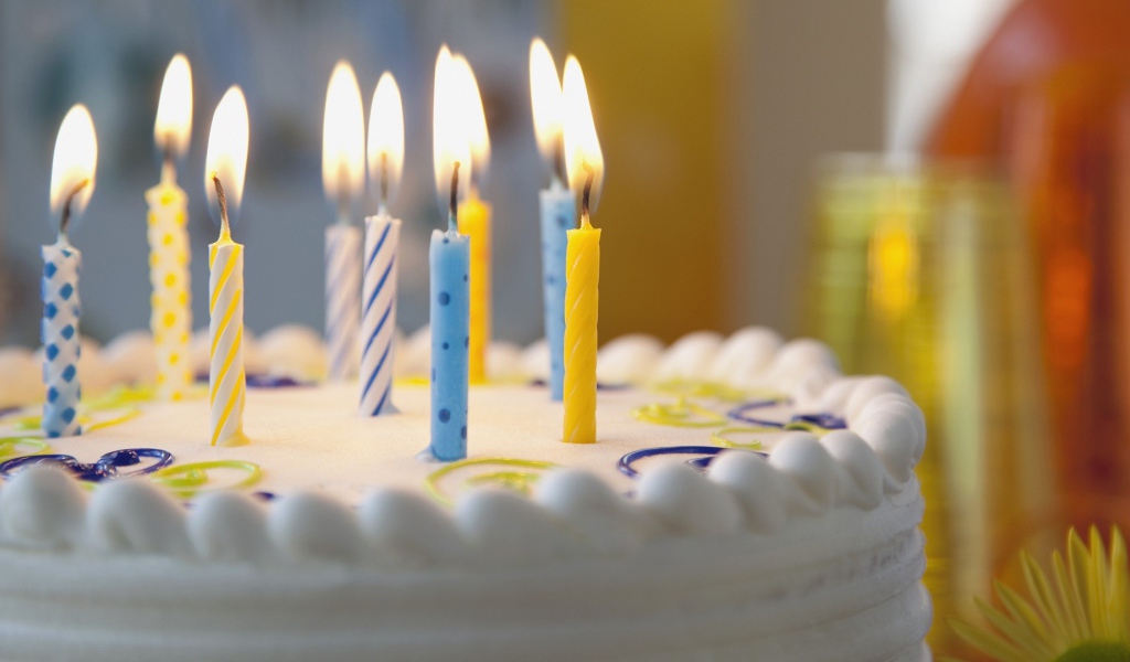 Торт со сливочным кремом на день рождения