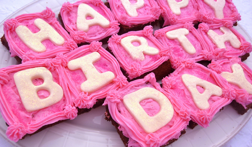 Вкусные пирожные на день рождения