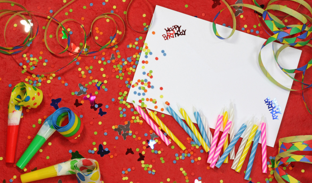 Конверт с поздравительной открыткой на день рождения