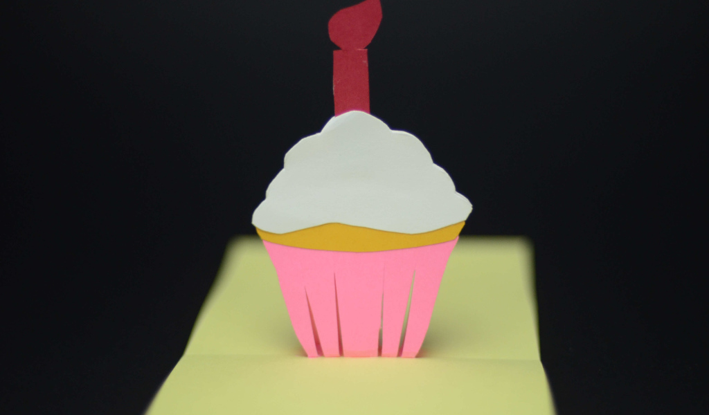 Бумажный кекс на день рождения