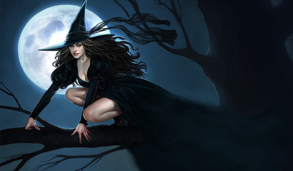 Ведьма на дереве при луне