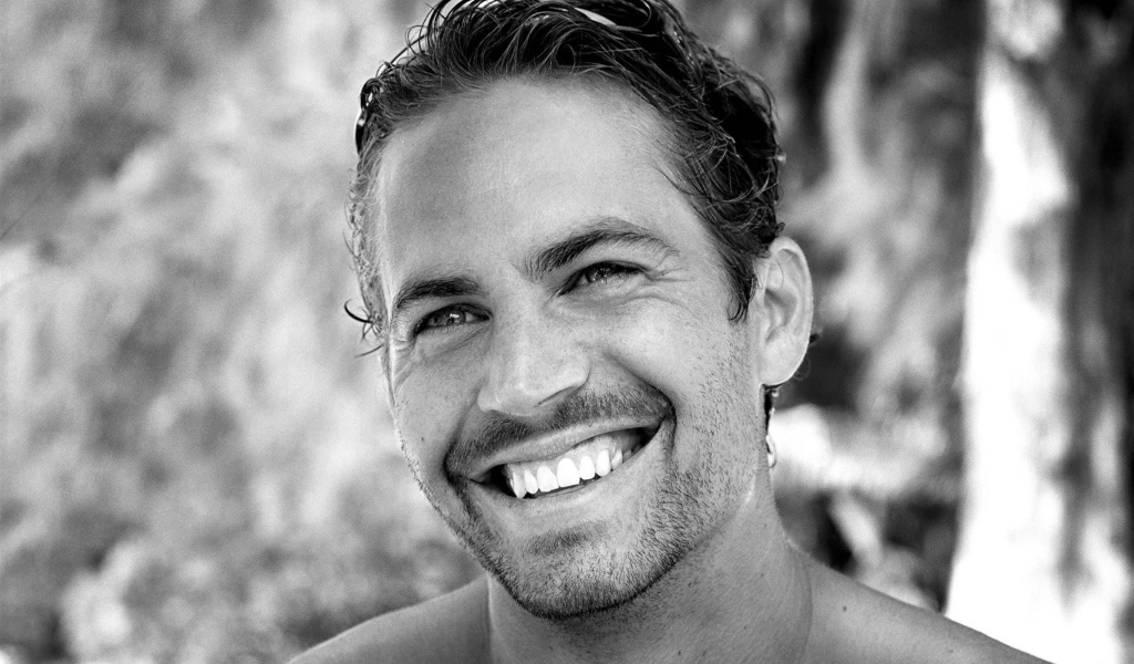 Известный актер Пол Уокер черно-белое фото