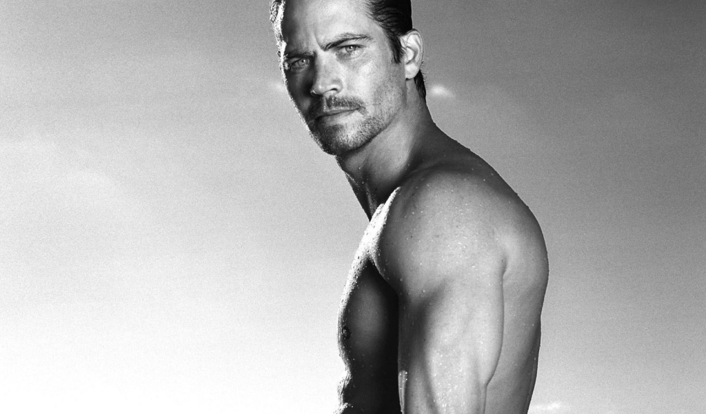 Пол Уокер на пляже