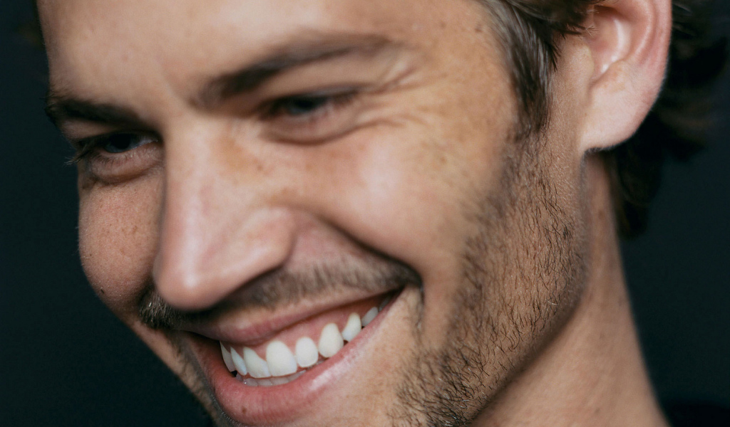  Пол Уокер Простая улыбка