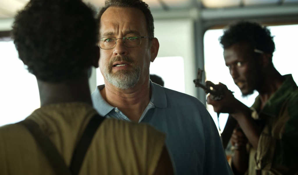 Капитан Филлипс главны герой говорит с пиратами