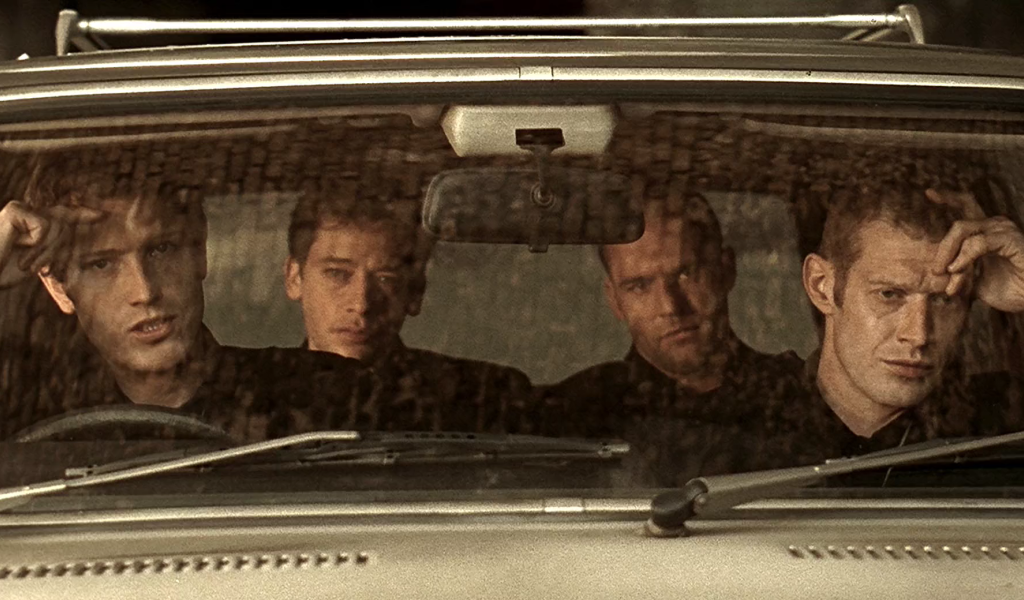 Карты, деньги, два ствола в машине