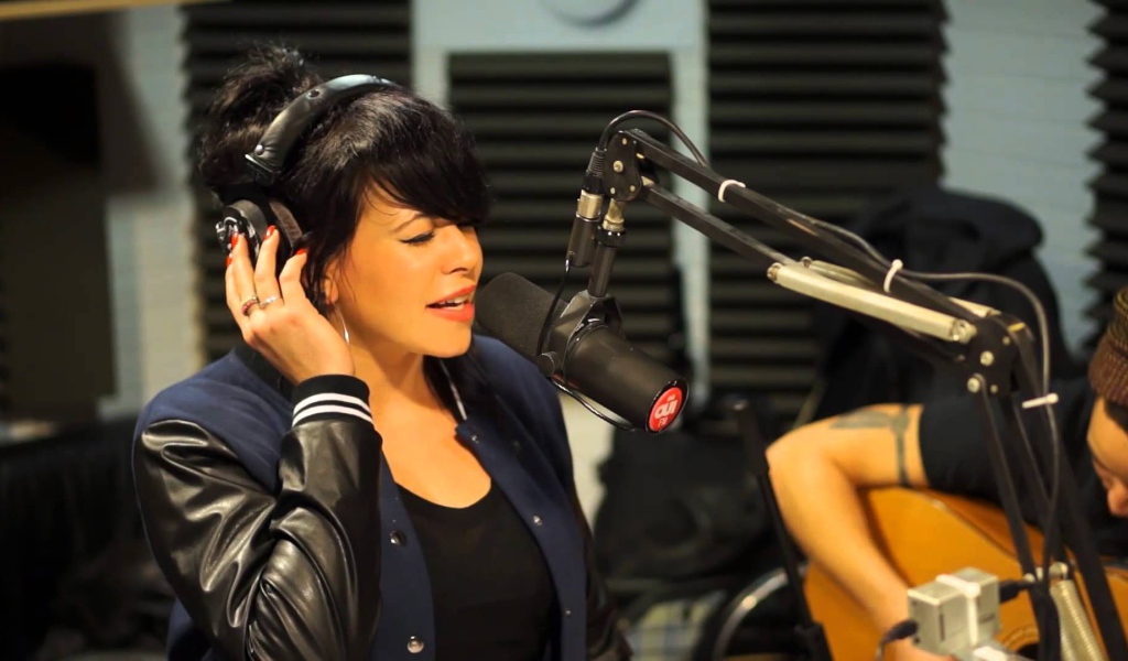 Alex Hepburn записывает трек