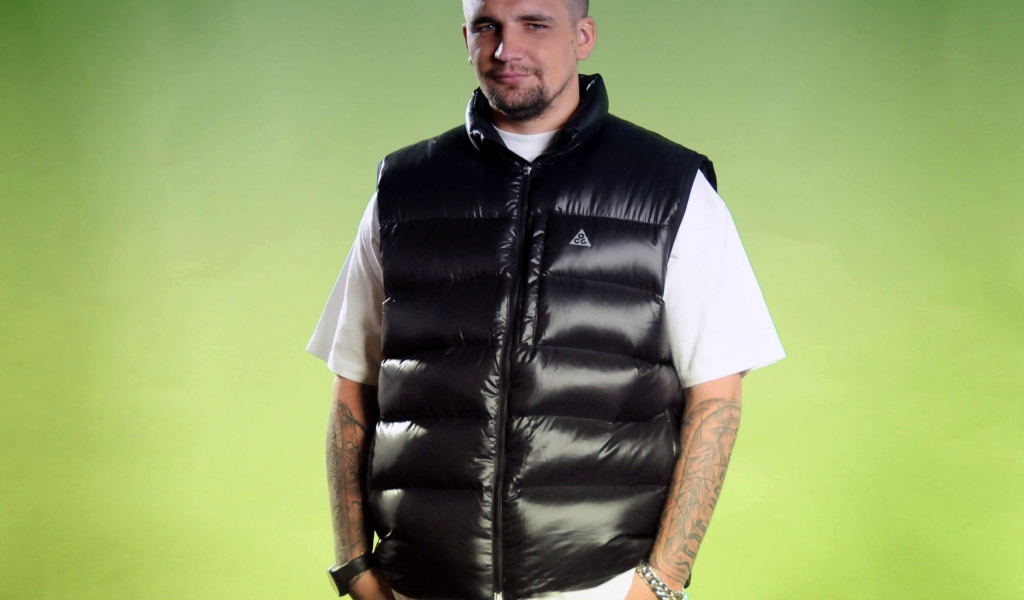 Basta на зеленом фоне