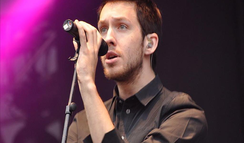 Calvin Harris с микрофоном