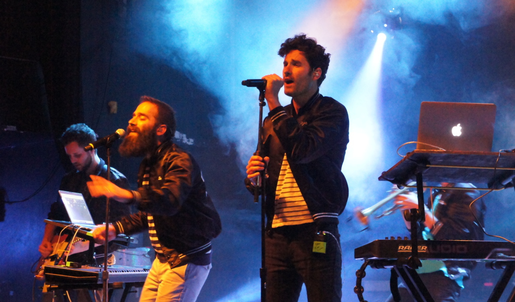 Capital Cities на концерте