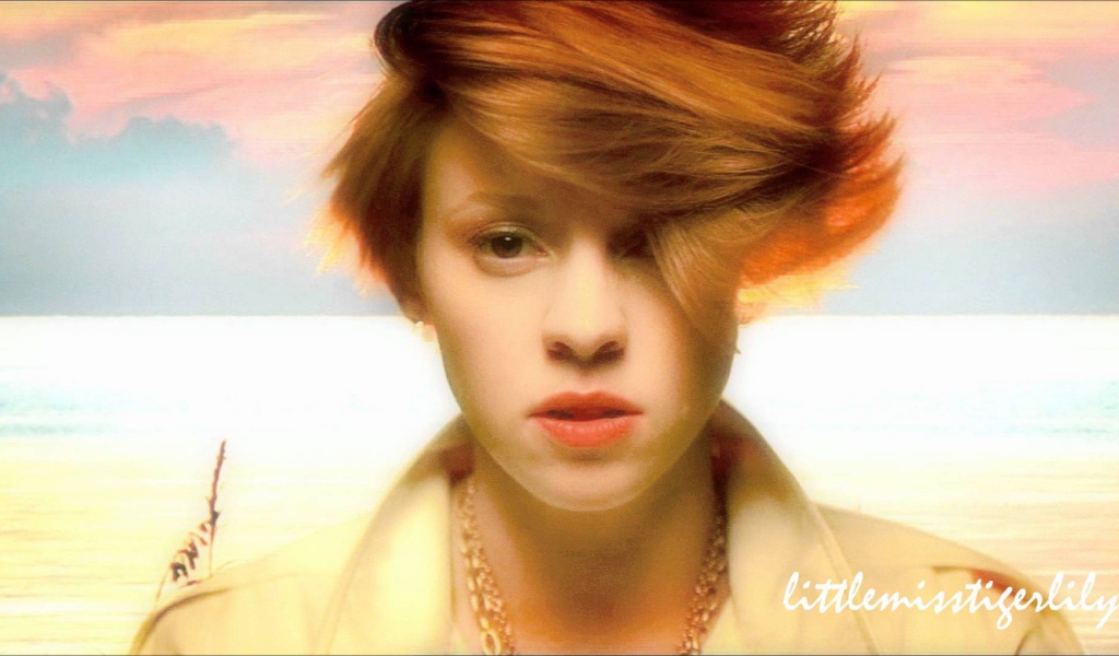 La Roux, недалеко от Солнечного озера