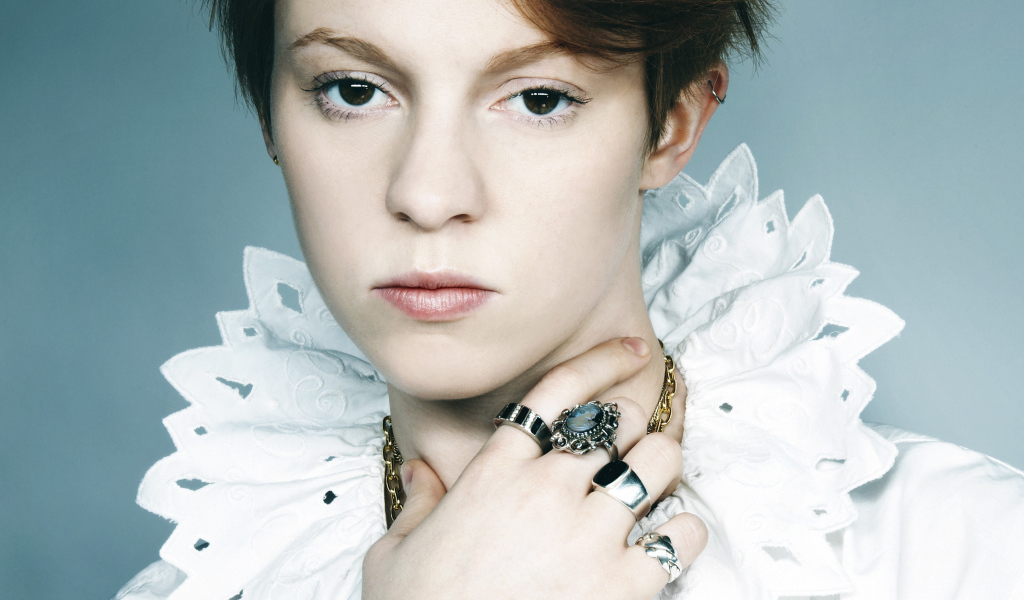 La Roux позирует для камеры