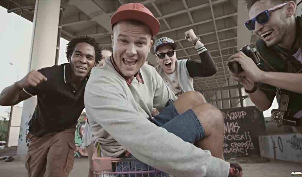 Макс Корж с друзьями