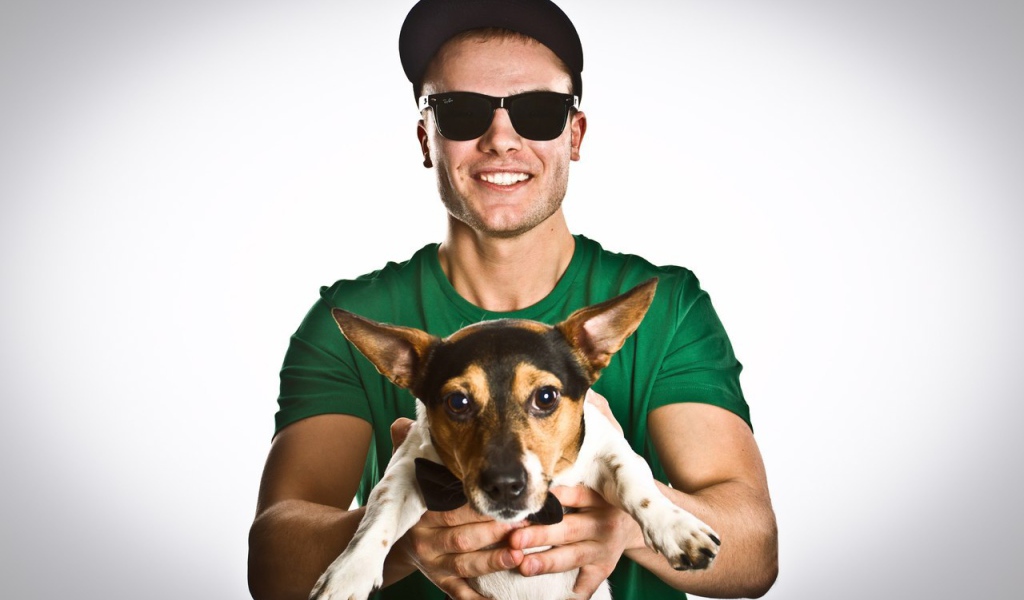Макс Корж с собакой