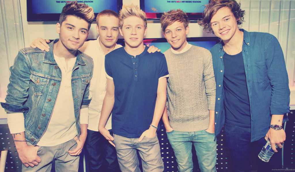 One Direction в студии