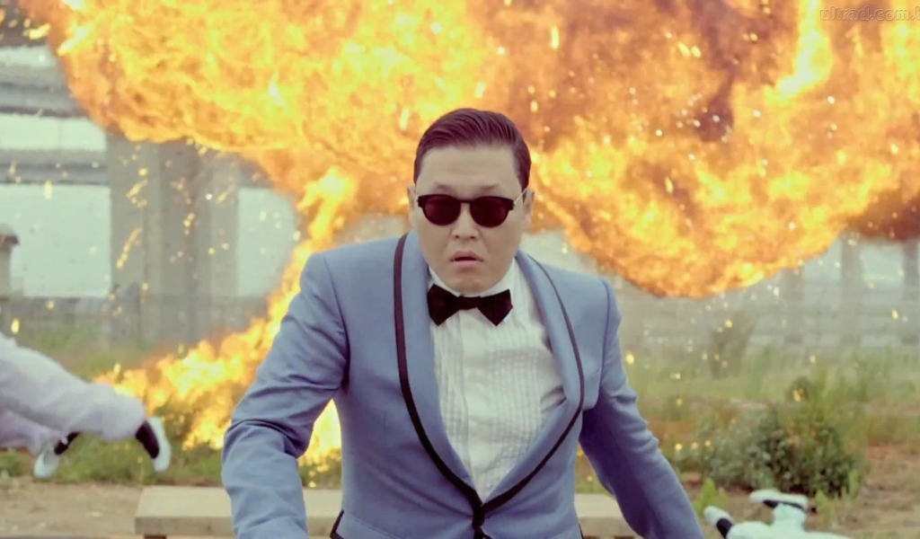 PSY на фоне взрыва