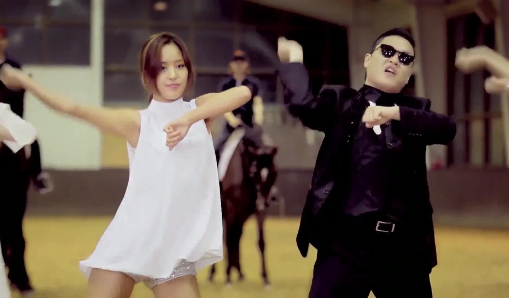 PSY танцует с девушкой