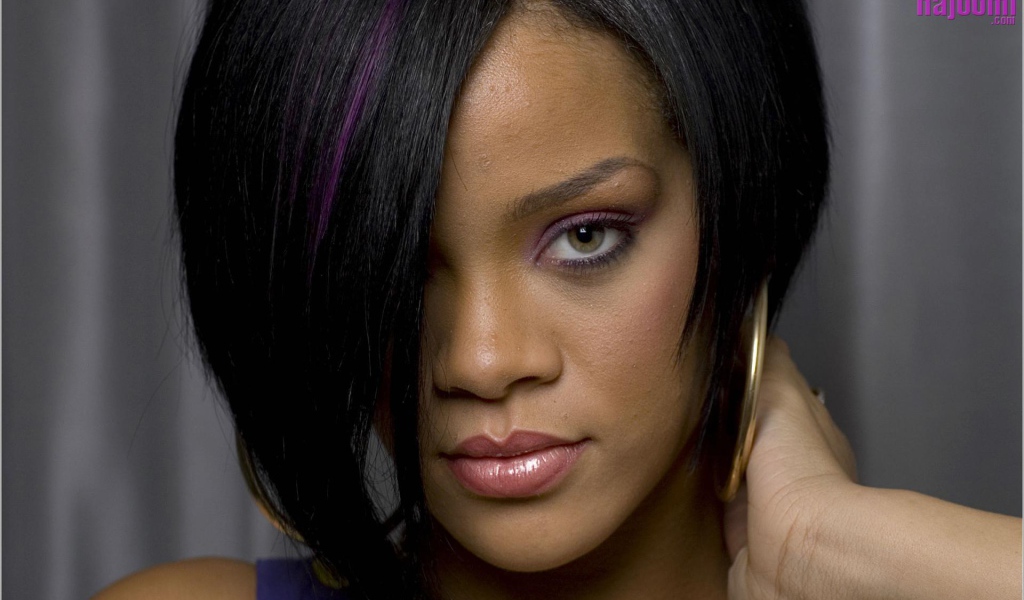  Rihanna крупным планом