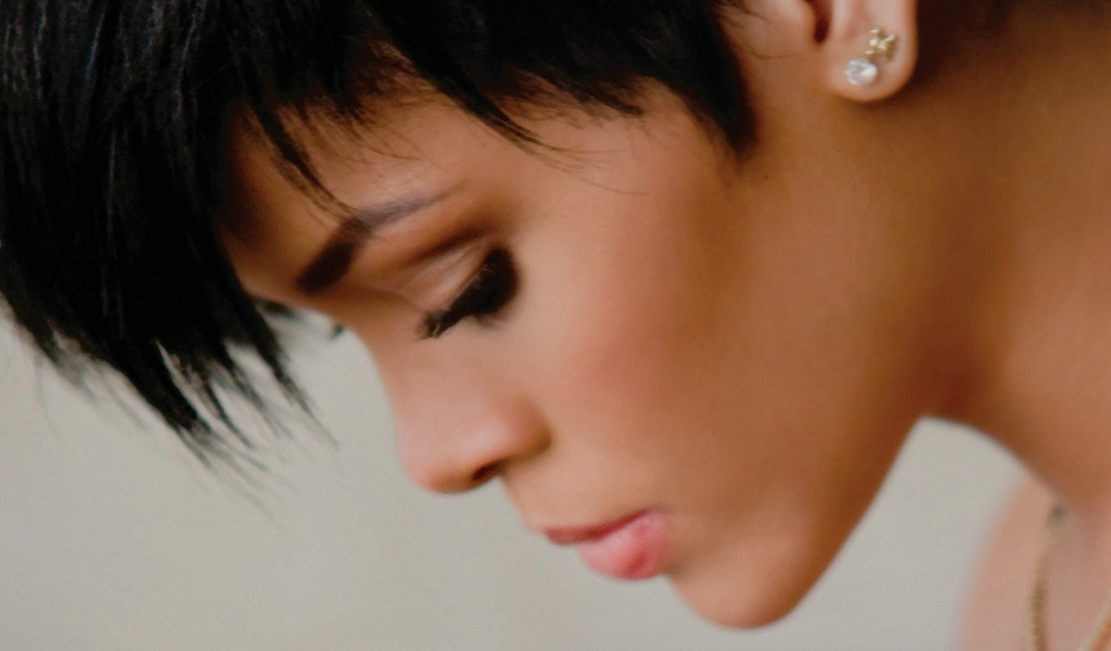 Rihanna короткие волосы