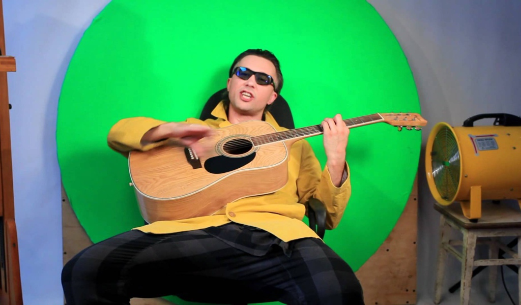 Сергей Бабкин с песней Недотрога