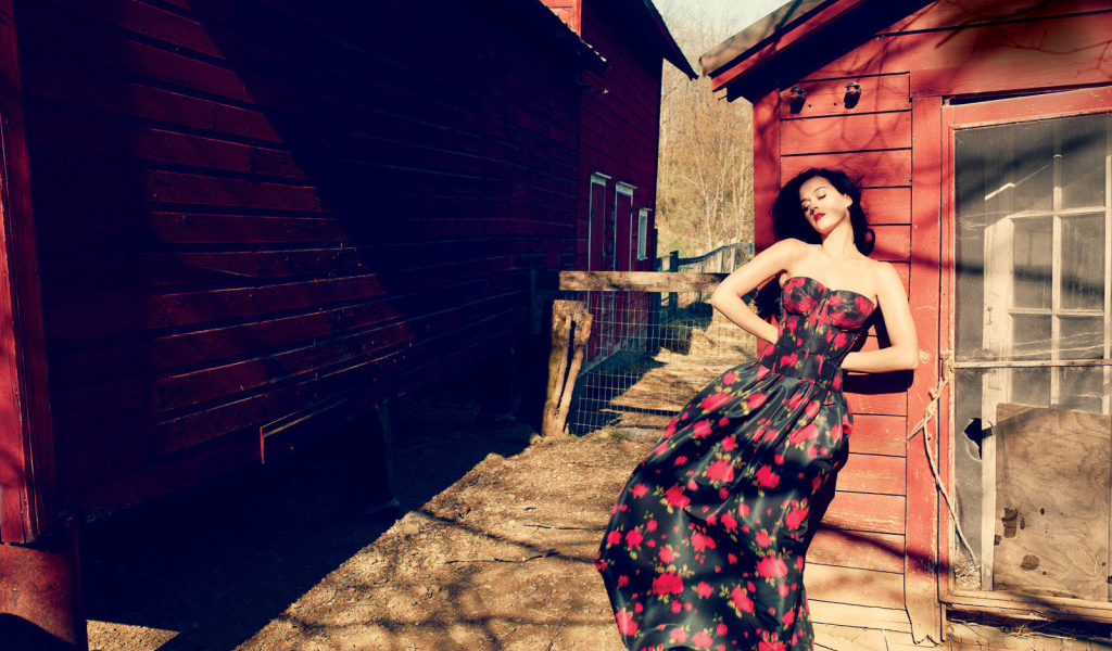 Певица Кэти Перри в красивом платье, новая фотосессия