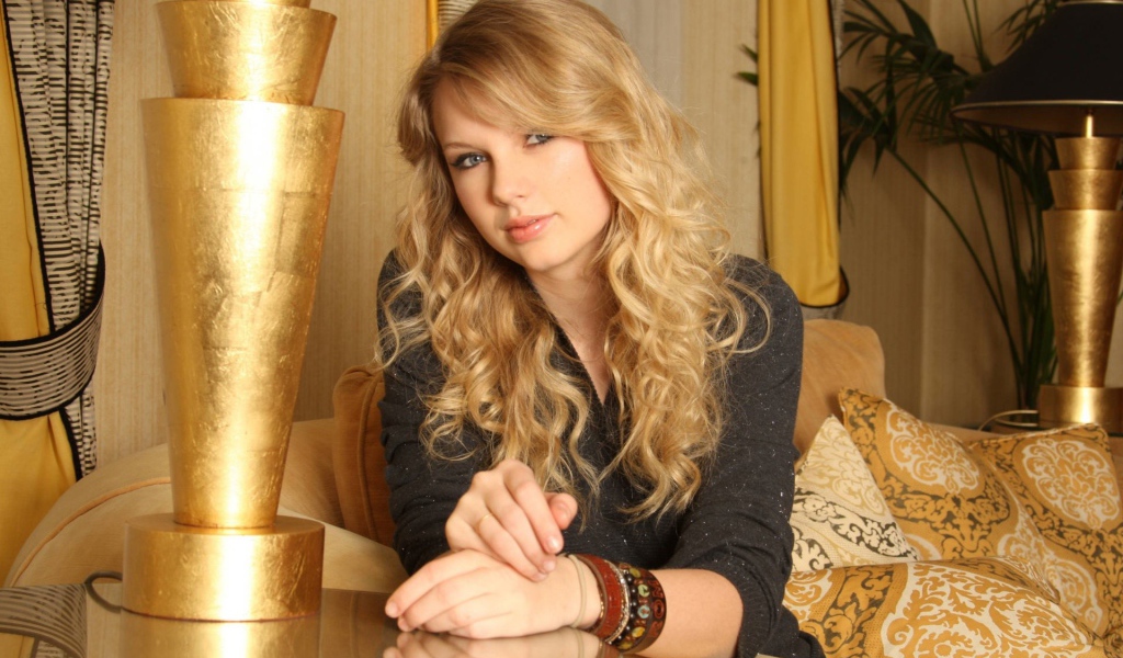Taylor Swift в Золотой гостиной