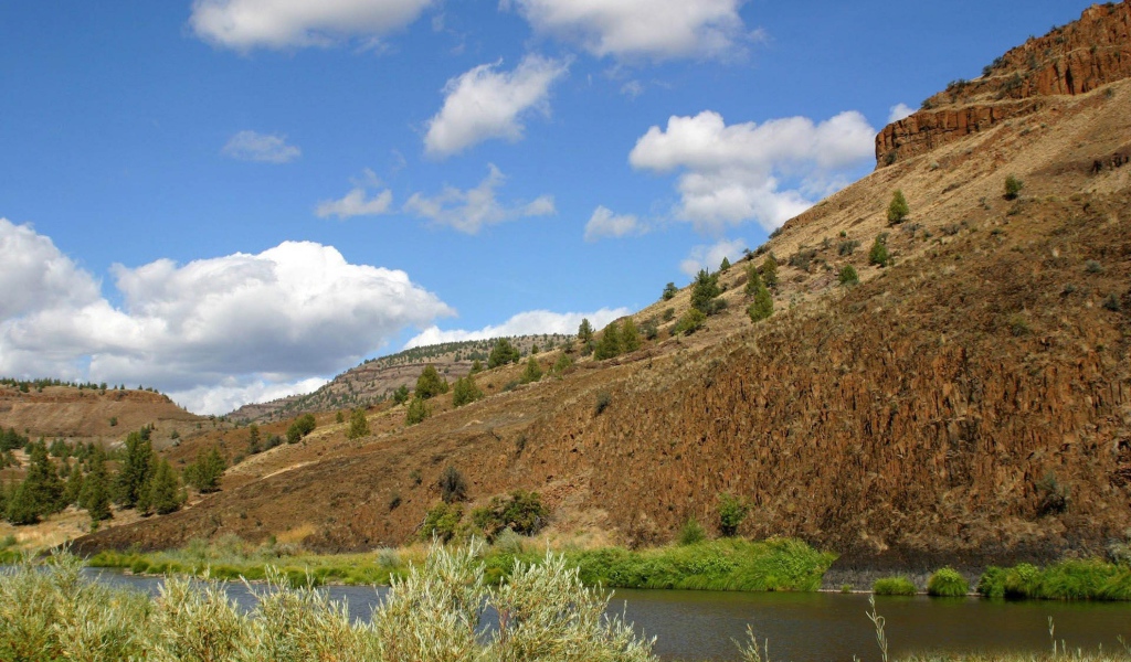 Гора и речка