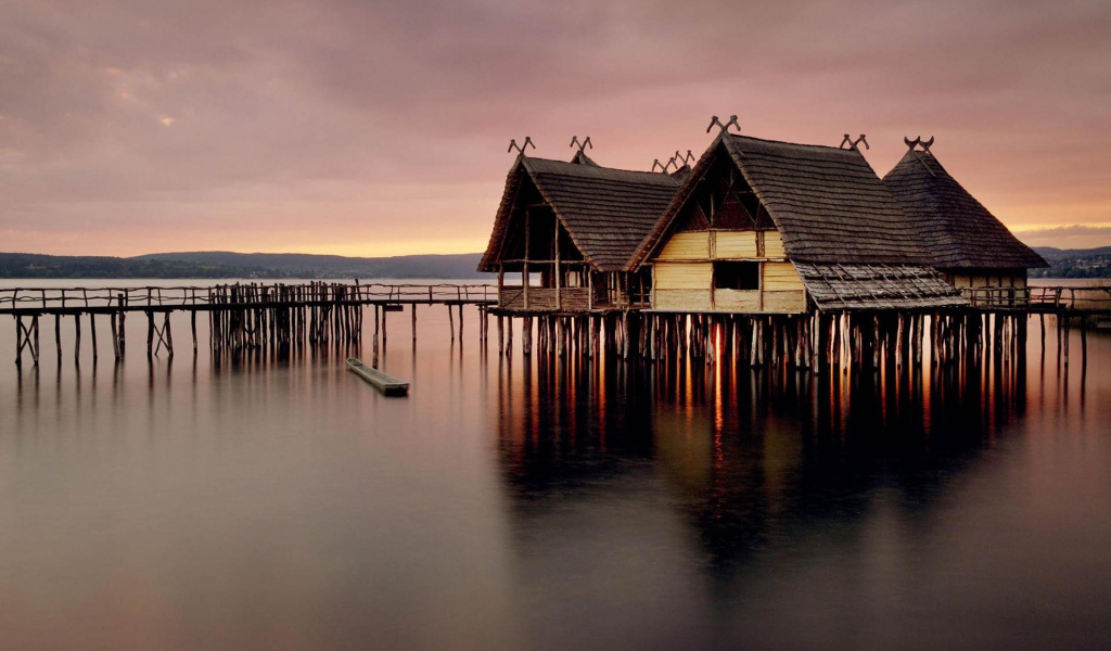 Дом на озере