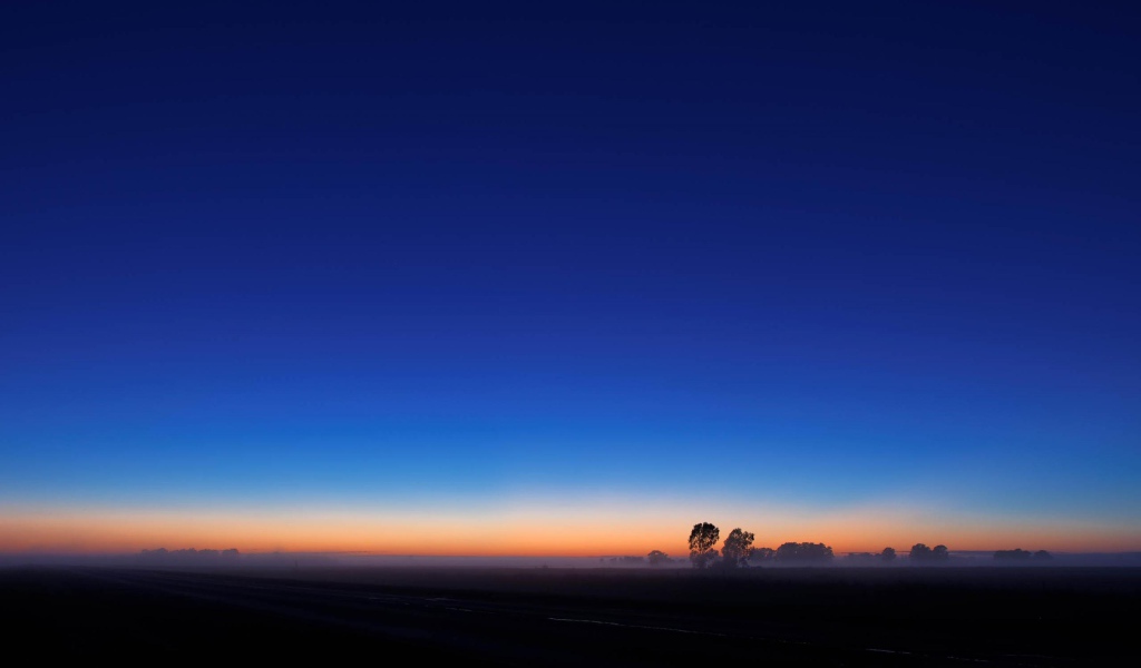 Восход солнца на горизонте