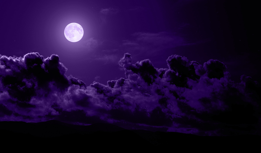 Луна на фиолетовом небе