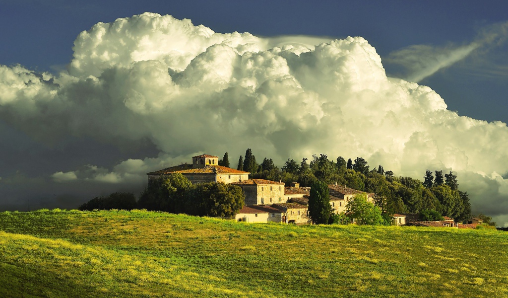 Пейзаж с грозовой тучей