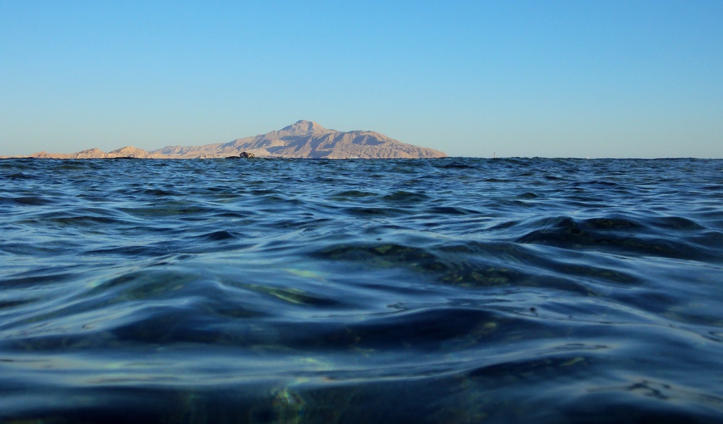 Далекий остров в океане