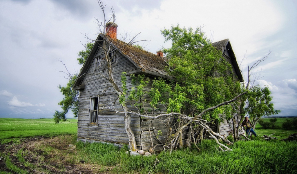 Старый деревянный дом