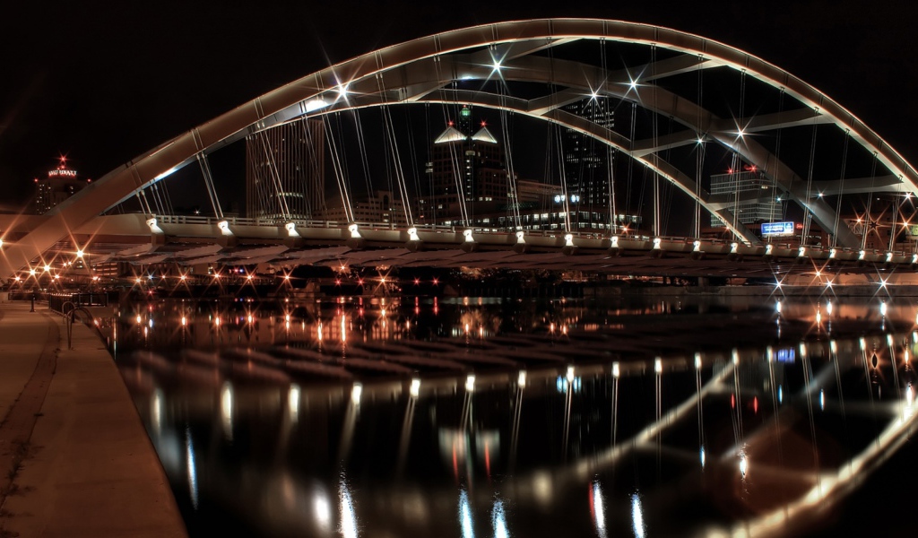 Архитектурный ансамбль на реке