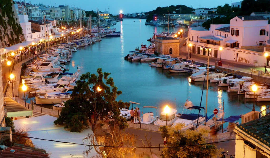 Вечером на причале