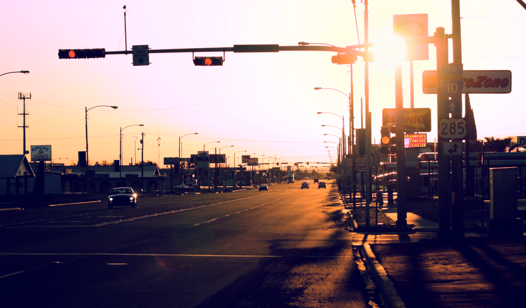 Закат на дороге