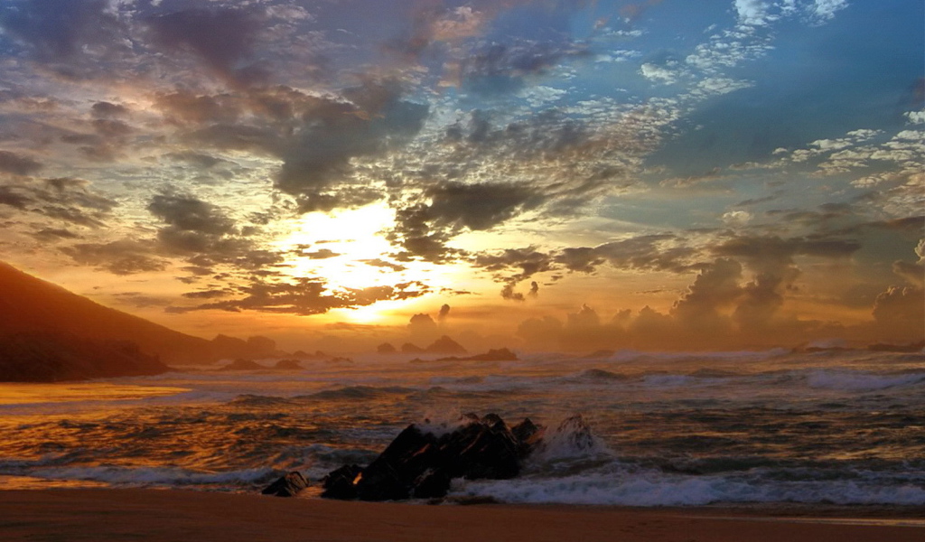 Закат на облачном небе