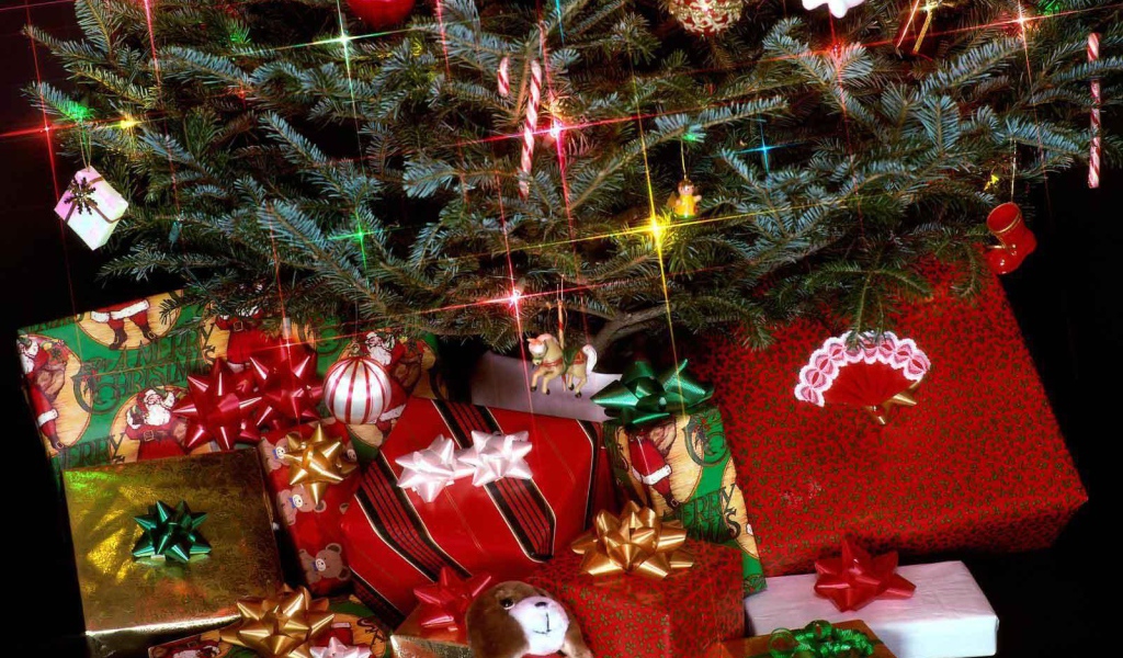 Все виды подарков под новогодней елки