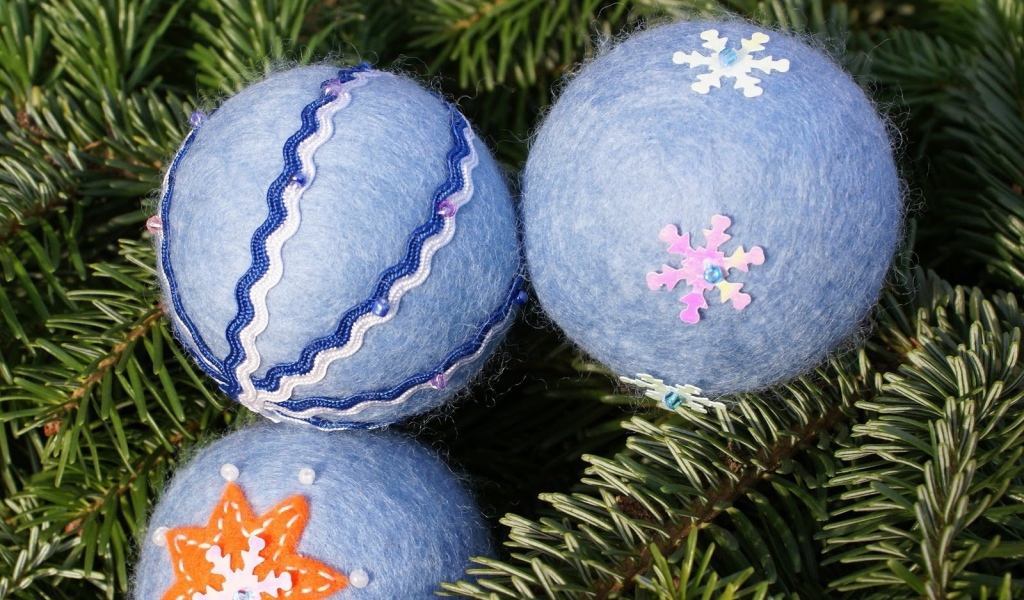 Eлочные игрушки из шерсти