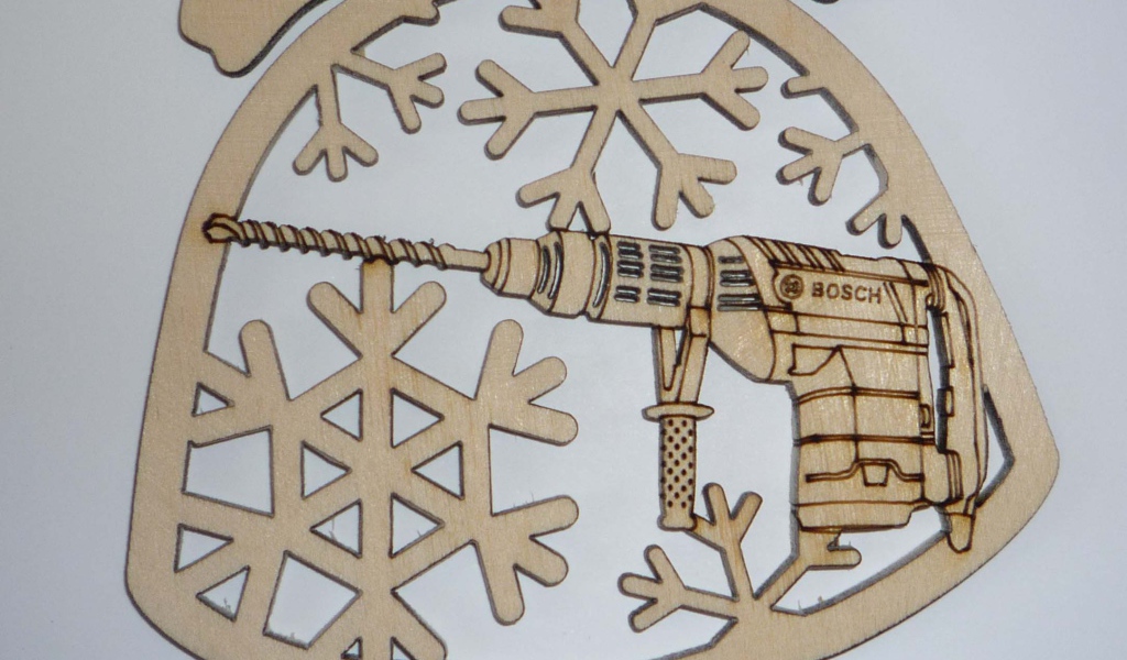 Елочные игрушки из дерева