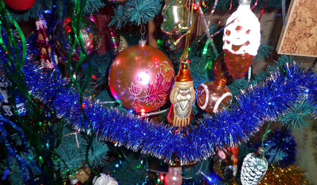 Cтарые елочные игрушки на прищепках