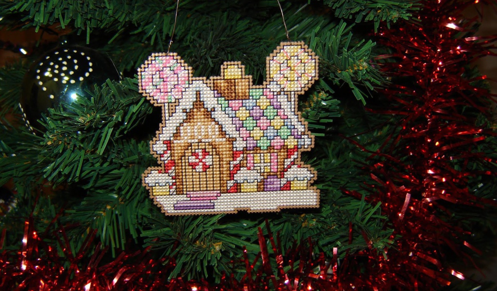 Елочная игрушка домик