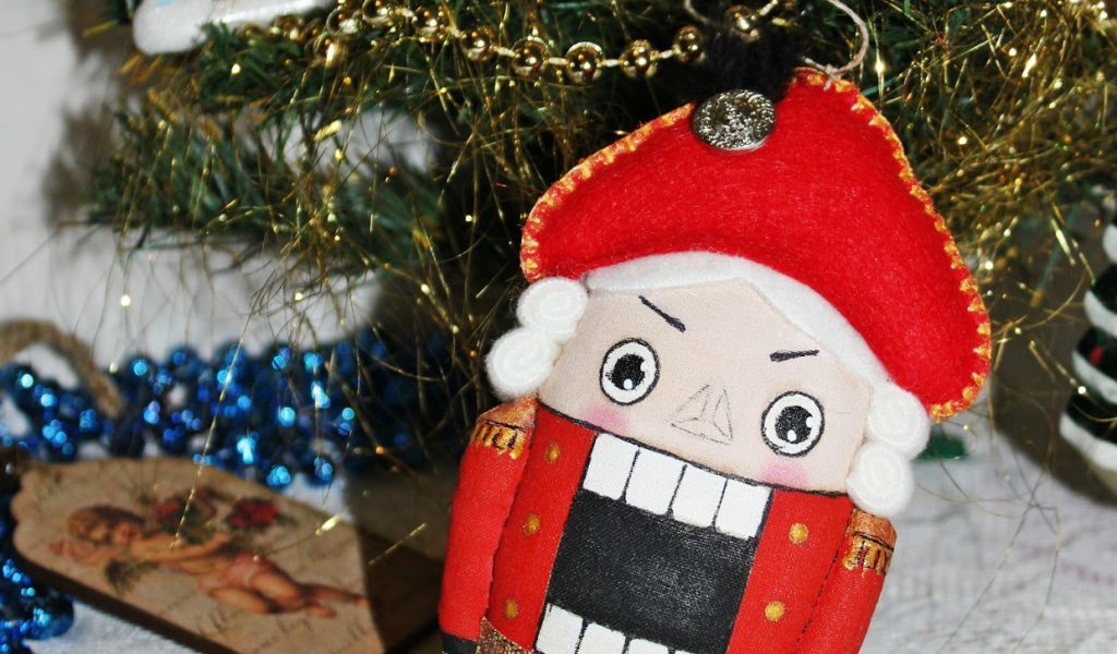 Елочная игрушка щелкунчик